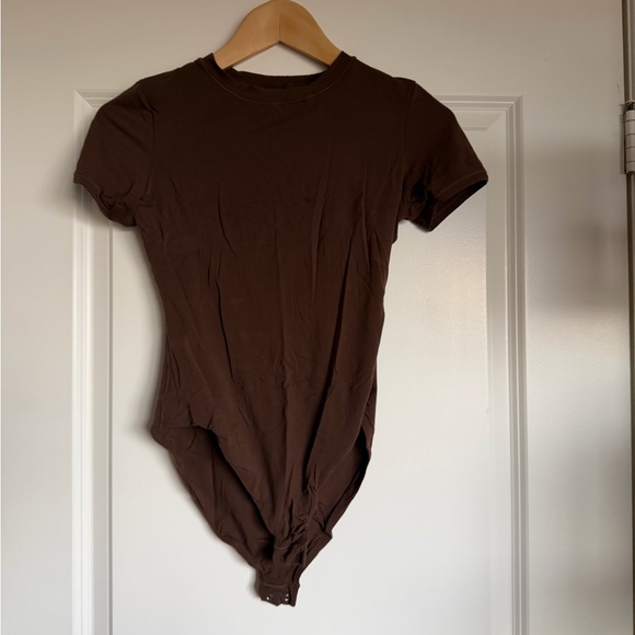 SKIMS Other - Brown Short Sleeve Bodysuit Skims